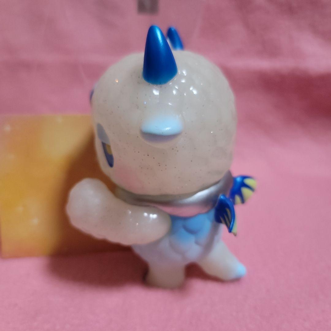怪獣ネムケ　NEMUKE　ひかりバンビ　 Holy  color　ソフビ