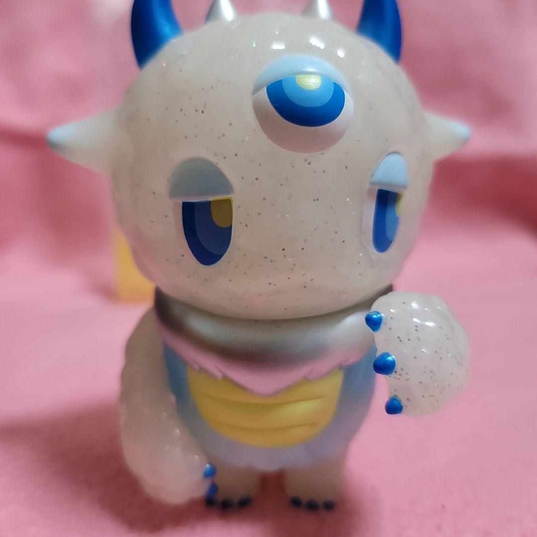 怪獣ネムケ　NEMUKE　ひかりバンビ　 Holy  color　ソフビ