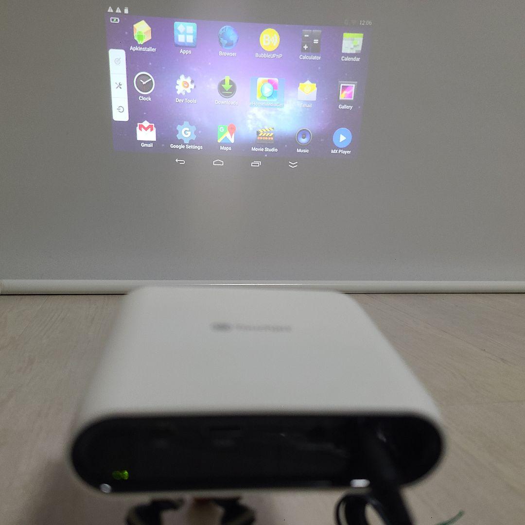 【タッチ操作】スマート　プロジェクター Touchjet Pond　映画　ゲーム