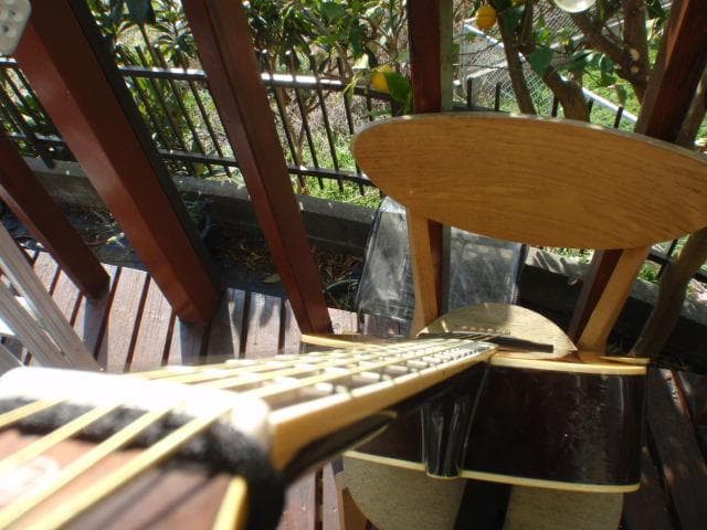 YAMAHA FG-202 赤ラベル　エレアコ装備　ライブでの使用可能。