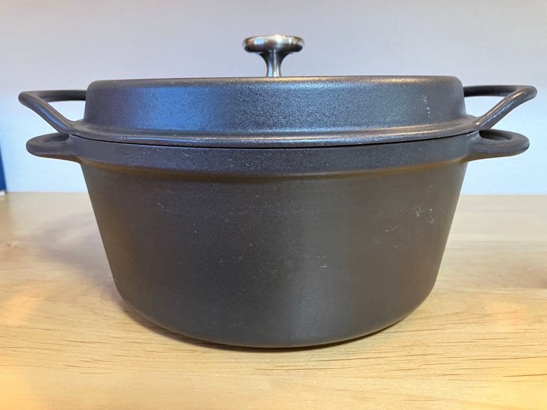 m*.様 VERMICULAR 鍋 ブラック 直径 22cm バーミキュラ 両手