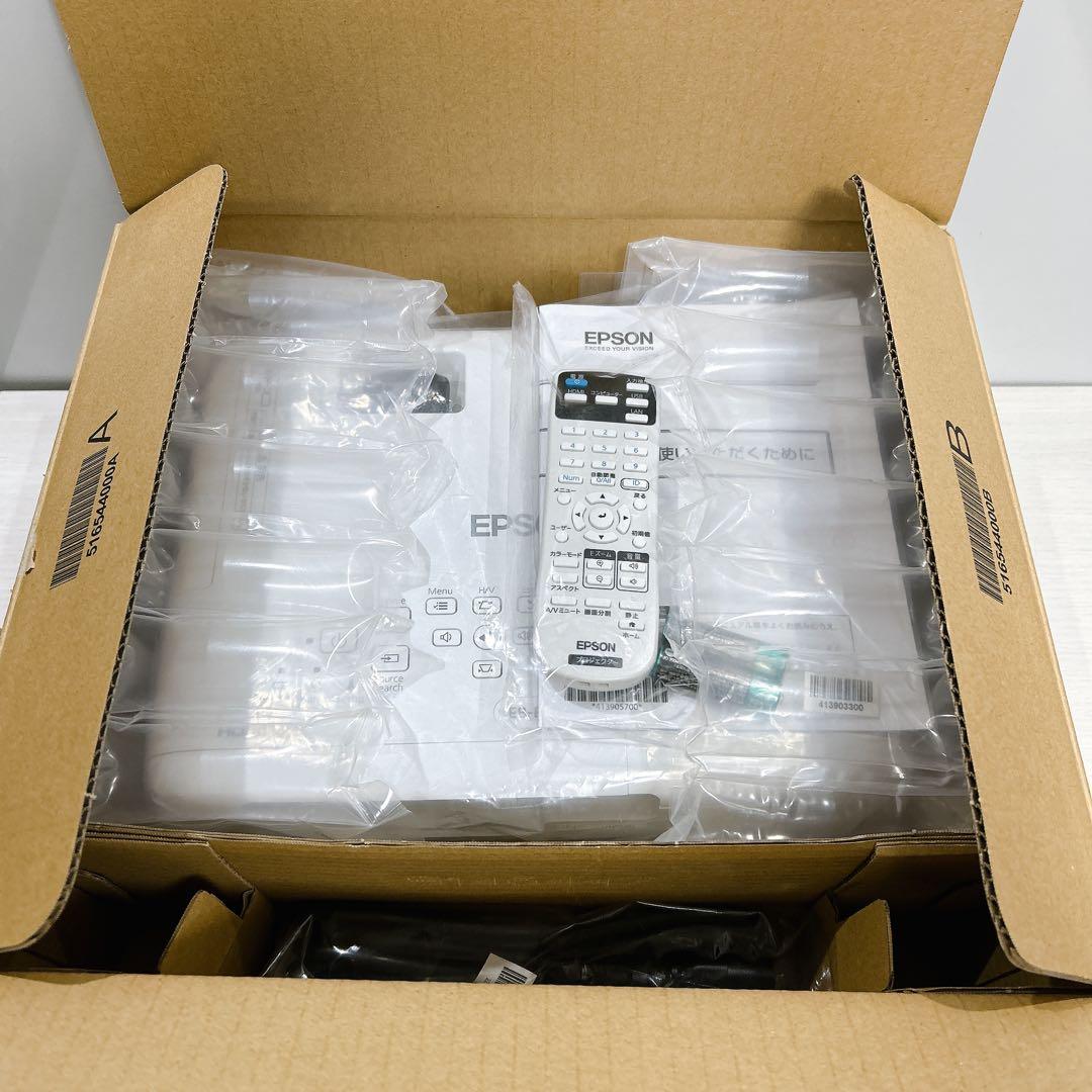 EPSON EB-E01 プロジェクター本体　美品　付属品あり