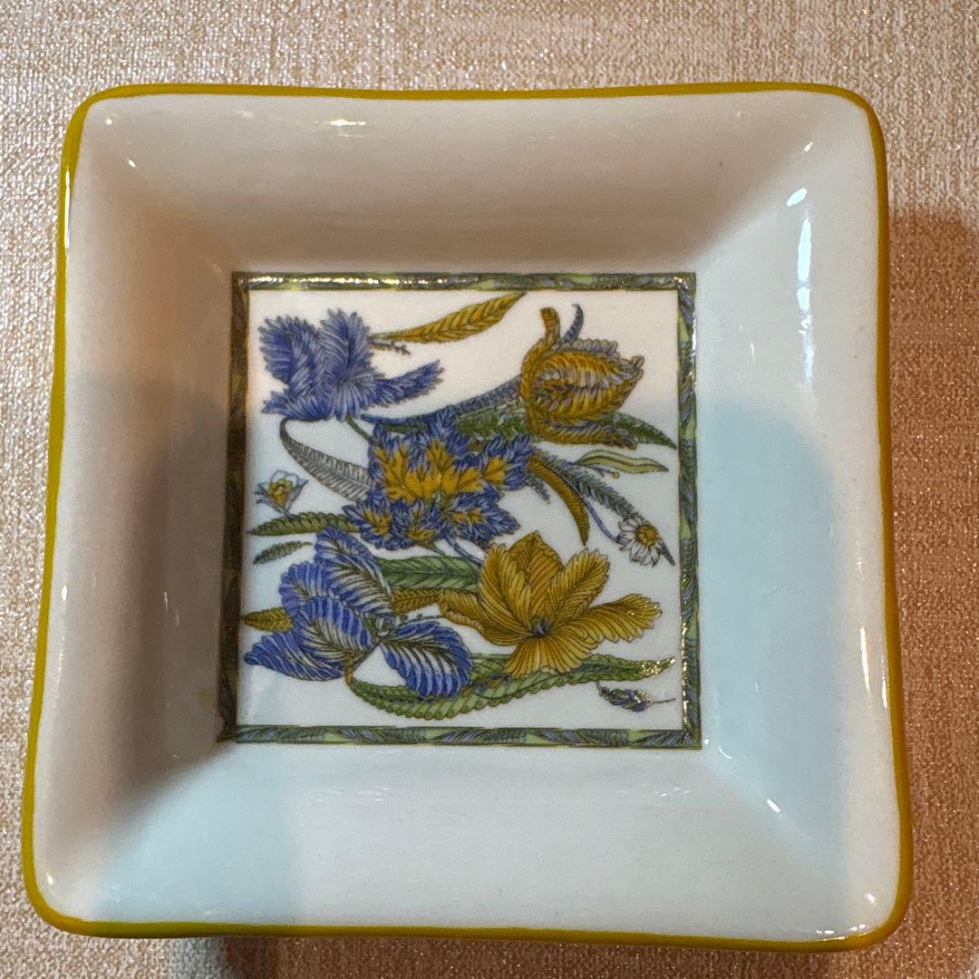 サルヴァトーレ・フェラガモ　角皿　3枚セット　ミニトレー 孔雀　花