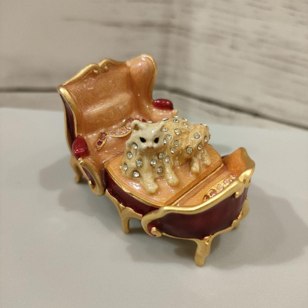 限定　クリスマス　レア　しろねこ　猫　置物　エスティーローダー　練り香水