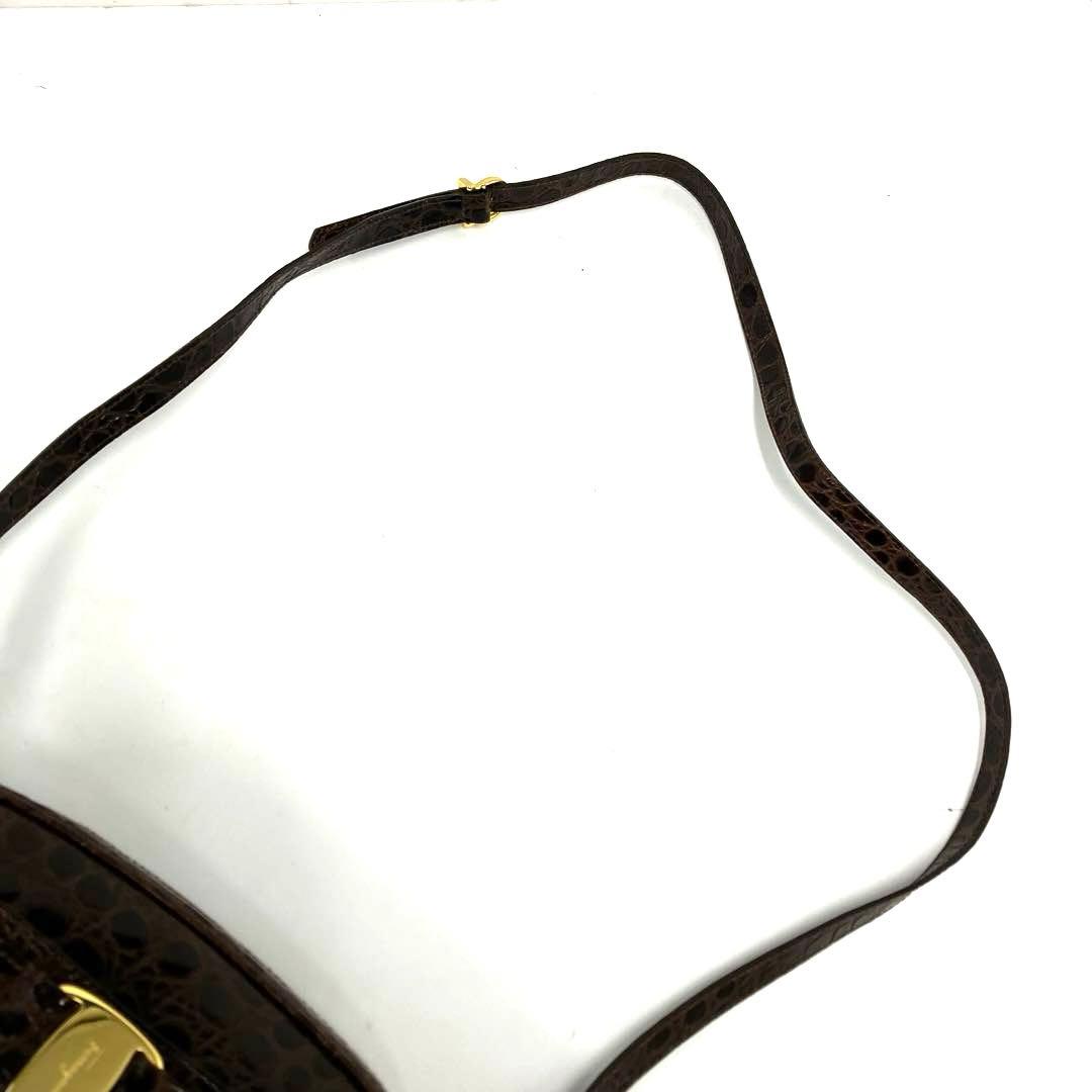 大人気☆フェラガモ☆ショルダーバッグ☆ヴァラリボン☆クロコ型押し☆革☆ブラウン！