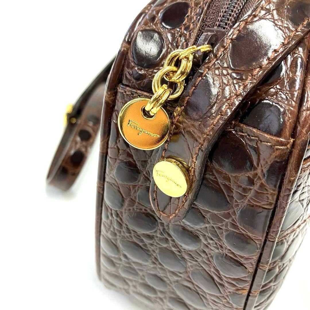 大人気☆フェラガモ☆ショルダーバッグ☆ヴァラリボン☆クロコ型押し☆革☆ブラウン！