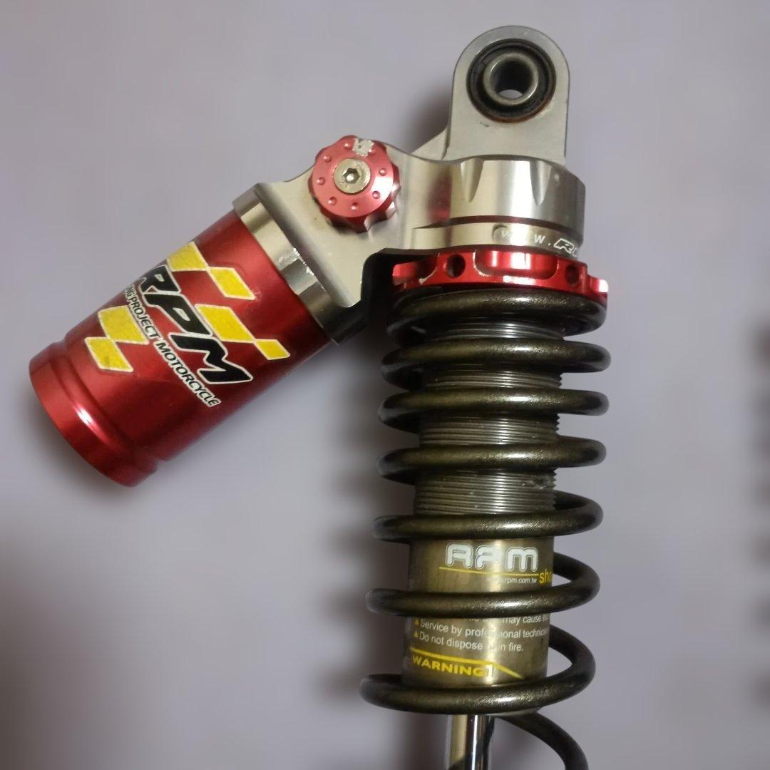 シグナスx　リアRPM ショックアブソーバー 赤/黒