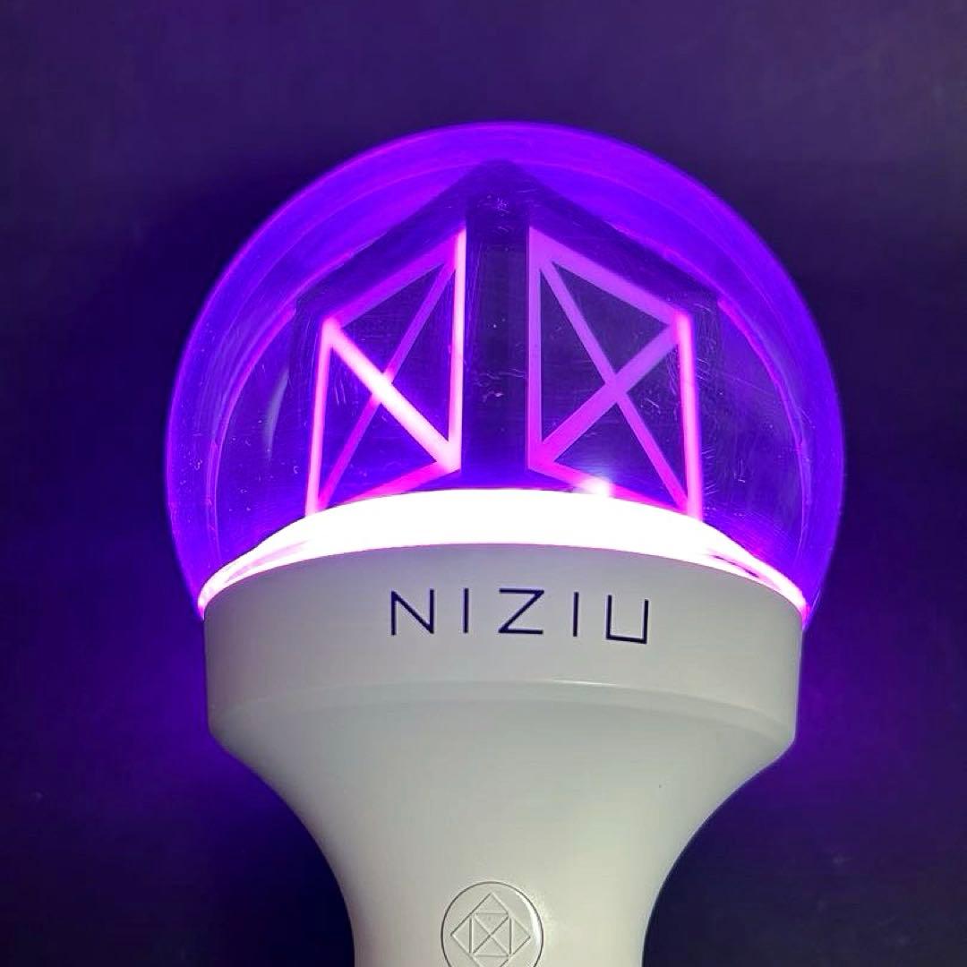 NIZIU 公式ペンライト
