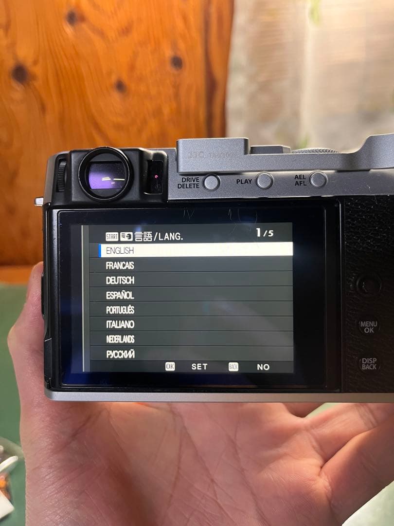 【値下げ中】Fujifilm X-E4 ミラーレスカメラ ボディ シルバー