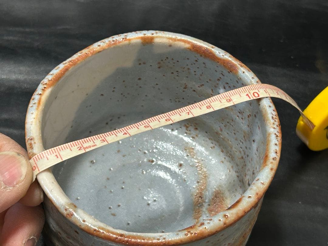 美しい古美術◾️蔵から美しい雪富士の見事な抹茶茶碗が出て来ました。