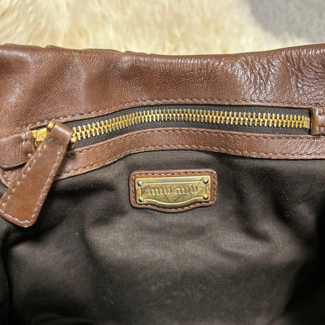 Miu Miuミュウミュウ　マテラッセレザー2WAYハンドバッグ