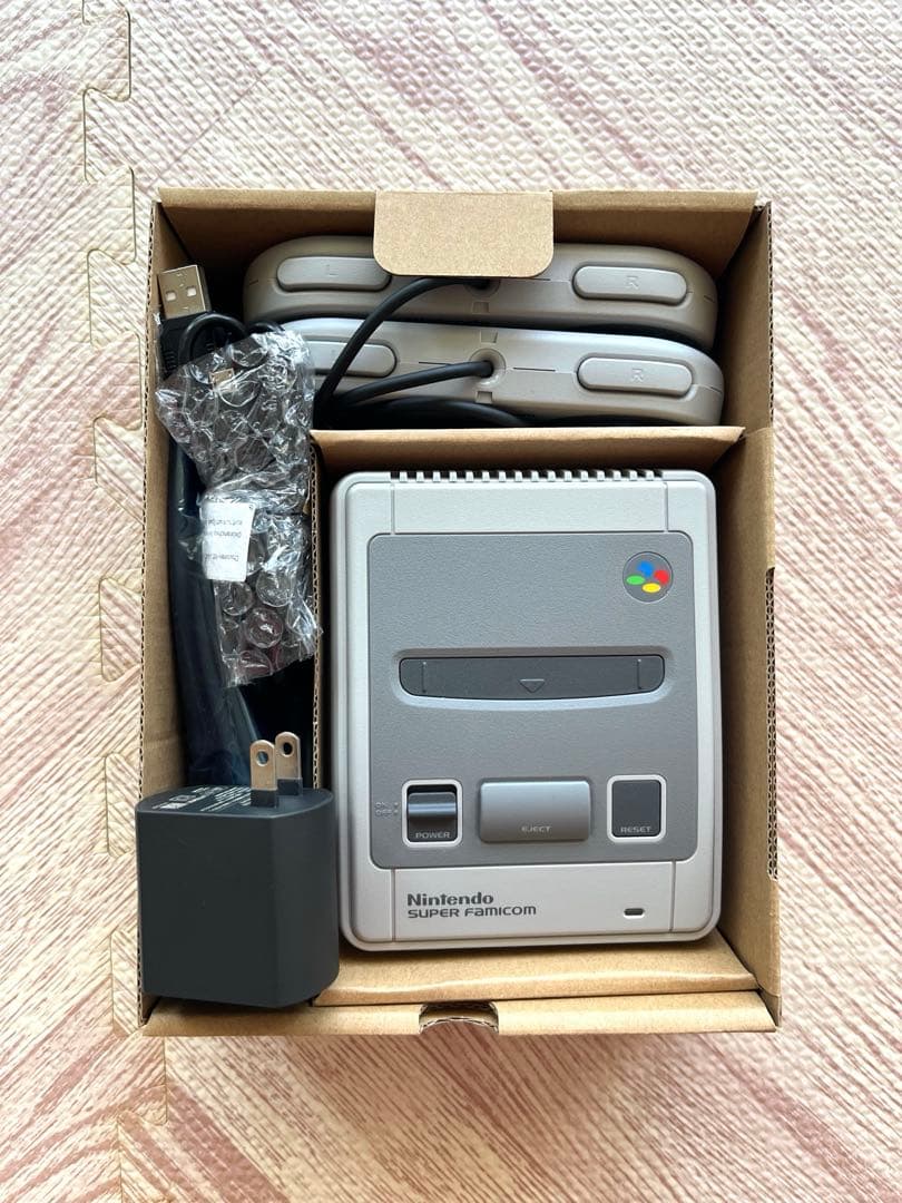 【美品】Nintendo ニンテンドークラシックミニ スーパーファミコン 本体