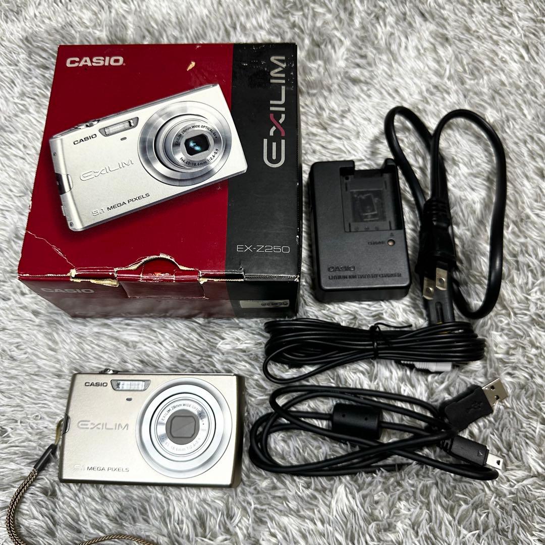 【美品】CASIO カメラ　EX-Z250 ゴールド　デジタルカメラ
