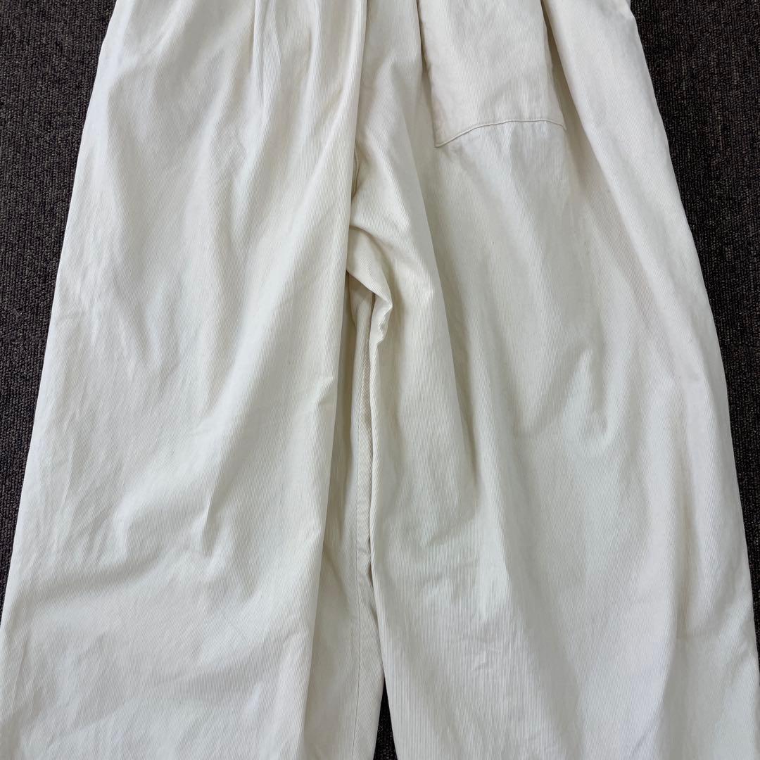 ミズイロインド コーデュロイワイドカーゴパンツ イージー タック アイボリー