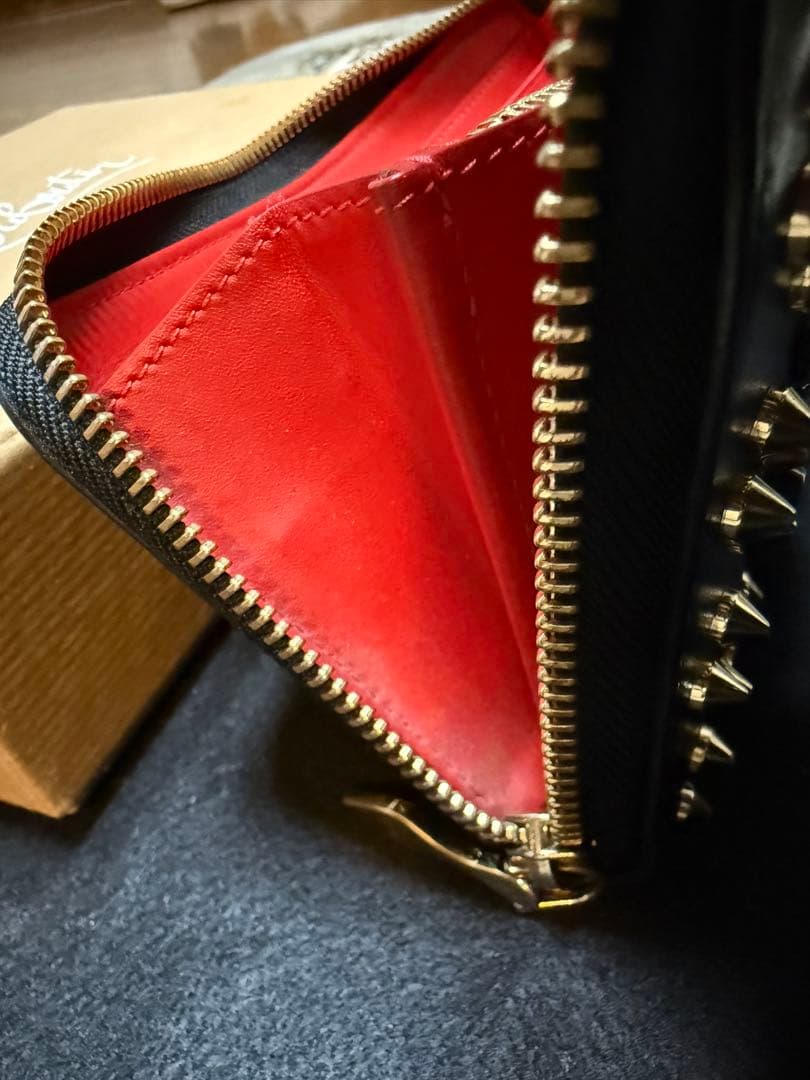 クリスチャンルブタン 長財布 パネトーネ ラウンド レザー ブラック