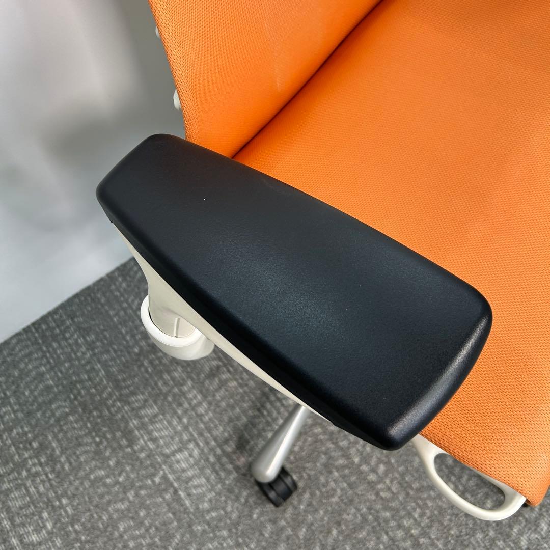 M. エンボディチェア ハーマンミラー ホワイト Embody オレンジ