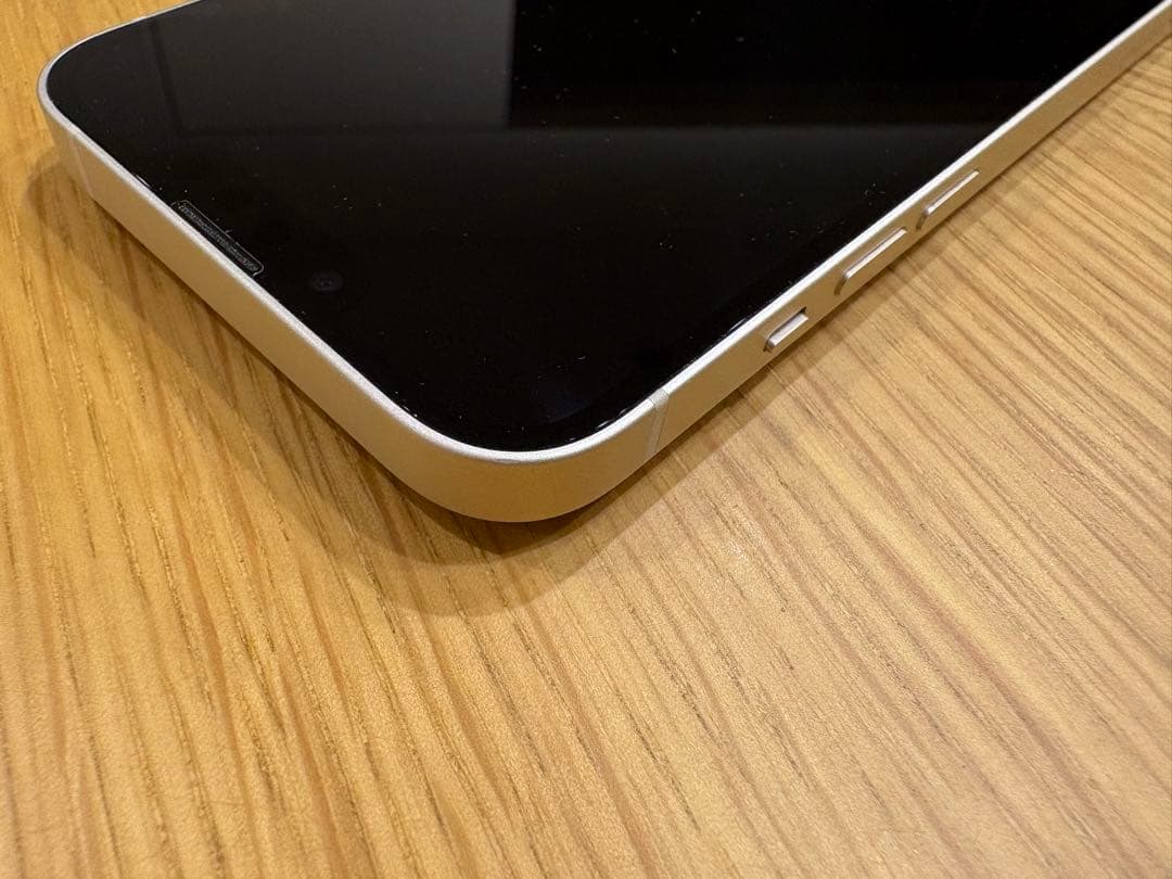 iPhone 13 128GB スターライト 本体のみ