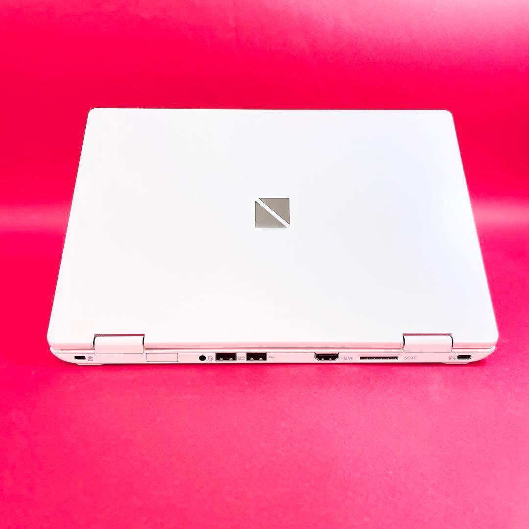 バッテリー良好❣️小型軽量✨️薄型ノートパソコン✨️可愛い白✨️サクサク動くSSDカメラ