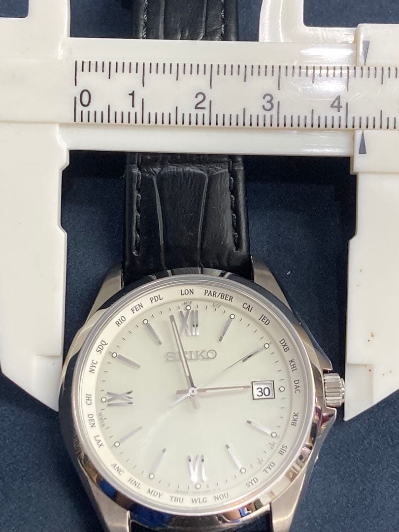 セイコー SBTM295 シルバー色 メンズ ホワイト文字盤 ソーラー 腕時計