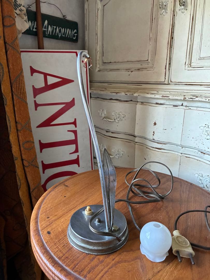 青柳アンティーク　デスク　ランプ　ベッドサイド卓上　ランプ　スズラン　レア