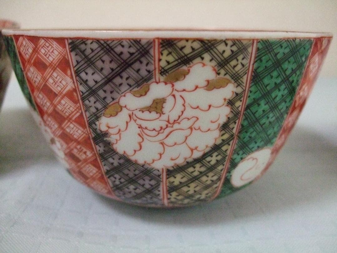 ★古美術品・古伊万里 金蘭手 蓋物碗 茶碗５客組 牡丹・吉祥文 木箱入り