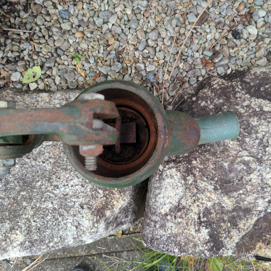 ミ*ル様 手押し井戸ポンプ　レトロ井戸ポンプ　ガッチャンポンプ　ジャンクガーデン