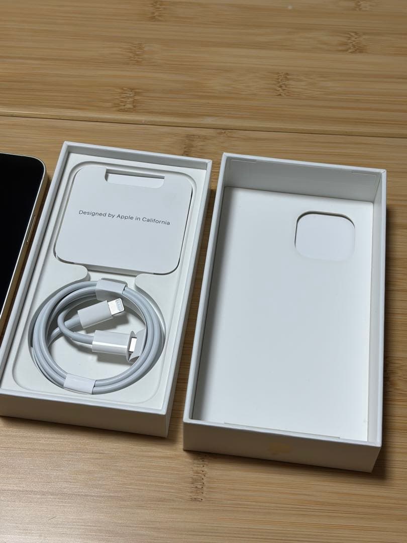 iPhone 13 mini 256GB SIMフリー　ケーブル付