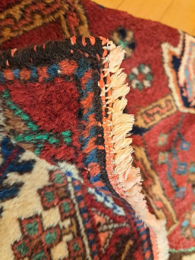 イラン　トライバルラグ　ヴィンテージラグ　ウール　手織り　ペルシャ絨毯