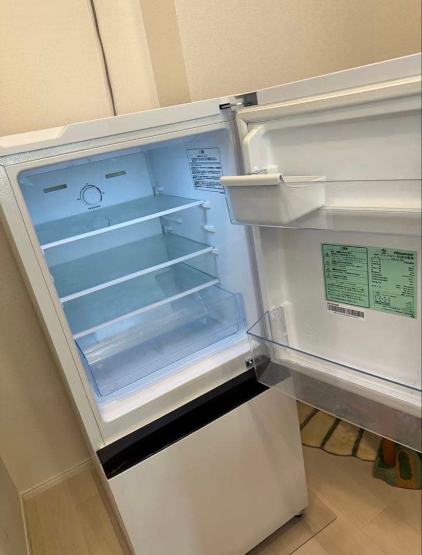 Hisense《ハイセンス》2ドア冷凍冷蔵庫 135L シート付