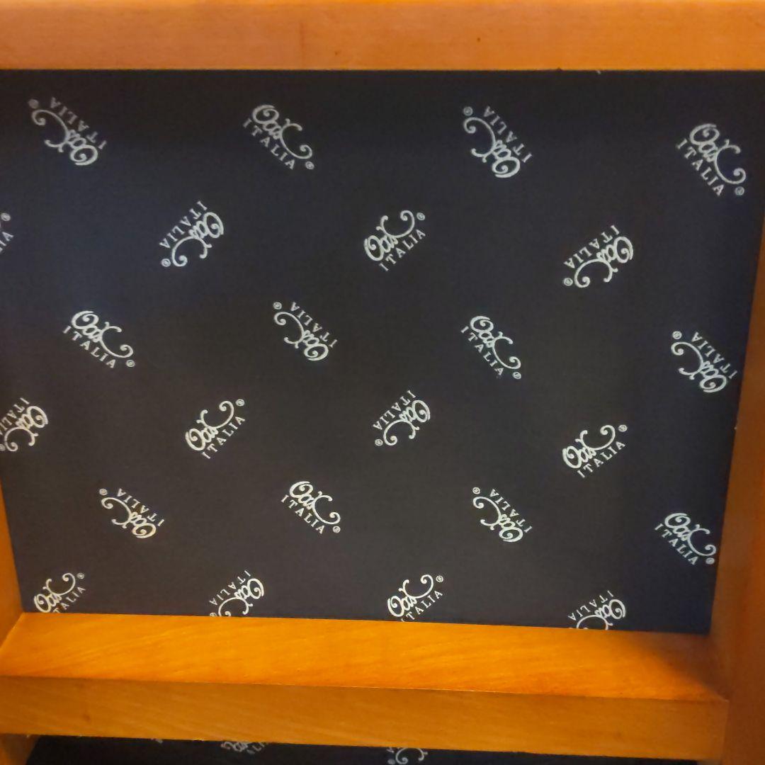 素晴らしい革質のイタリアチェア