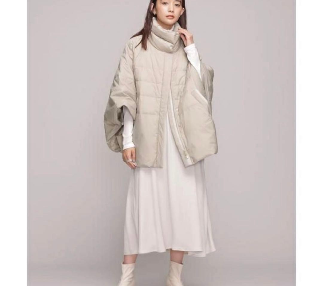 西川ダウン 完売ポンチョ 新品未使用 ベージュカラー　ケープ