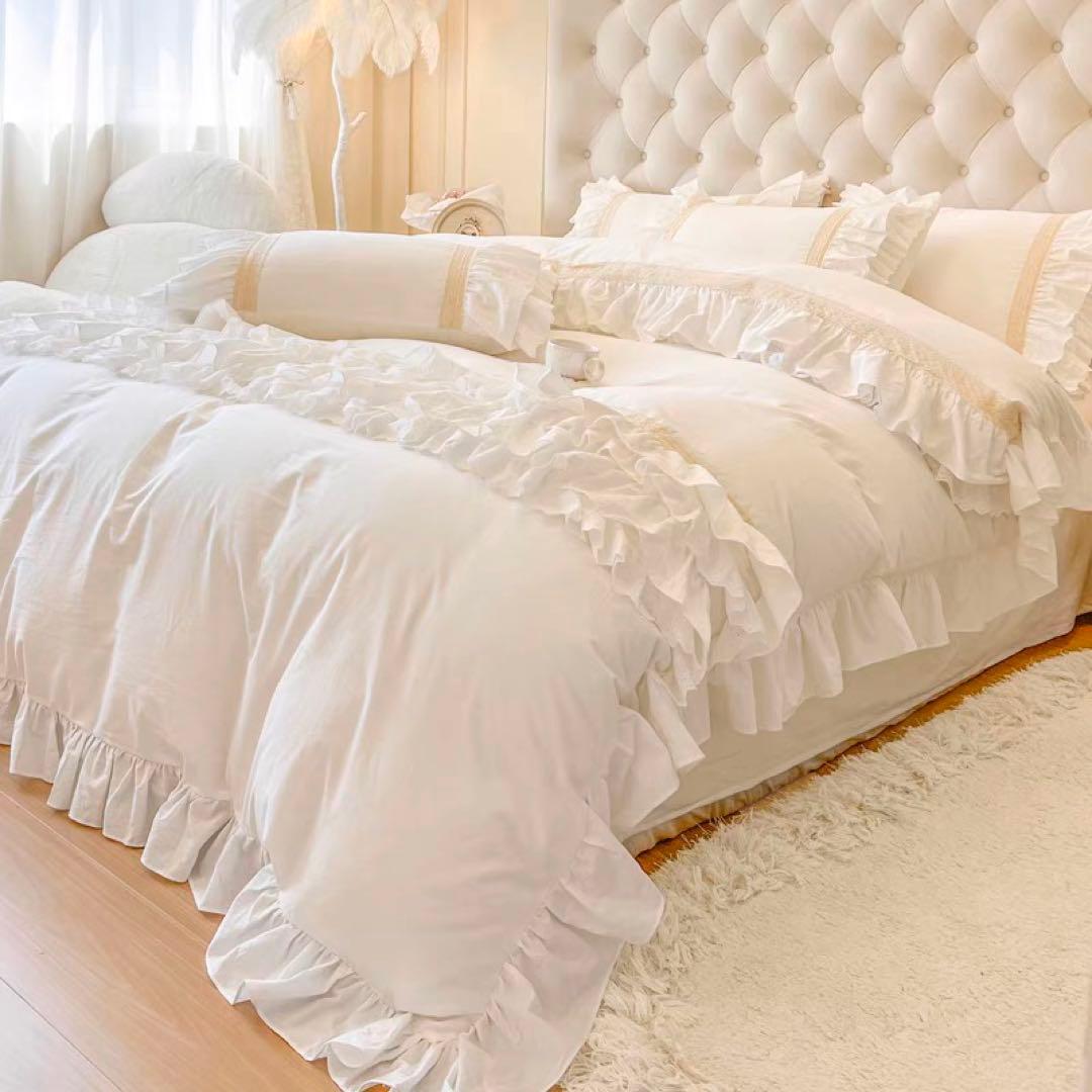 ホワイト フリル付き クイーンカバーセット