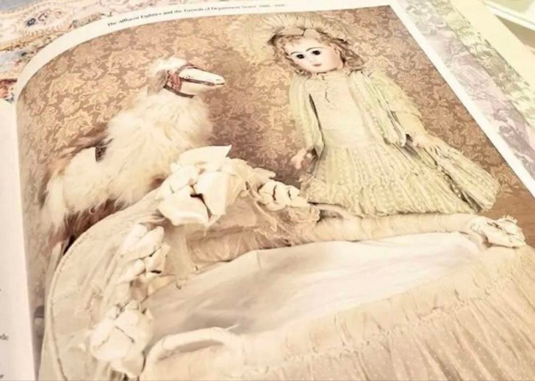 France♡洋書　19世紀の人形とおもちゃの古書