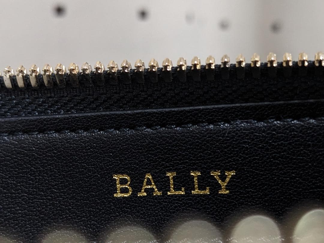 未使用品 バリー PESIL.O レザー クラッチバッグ セカンドバッグ