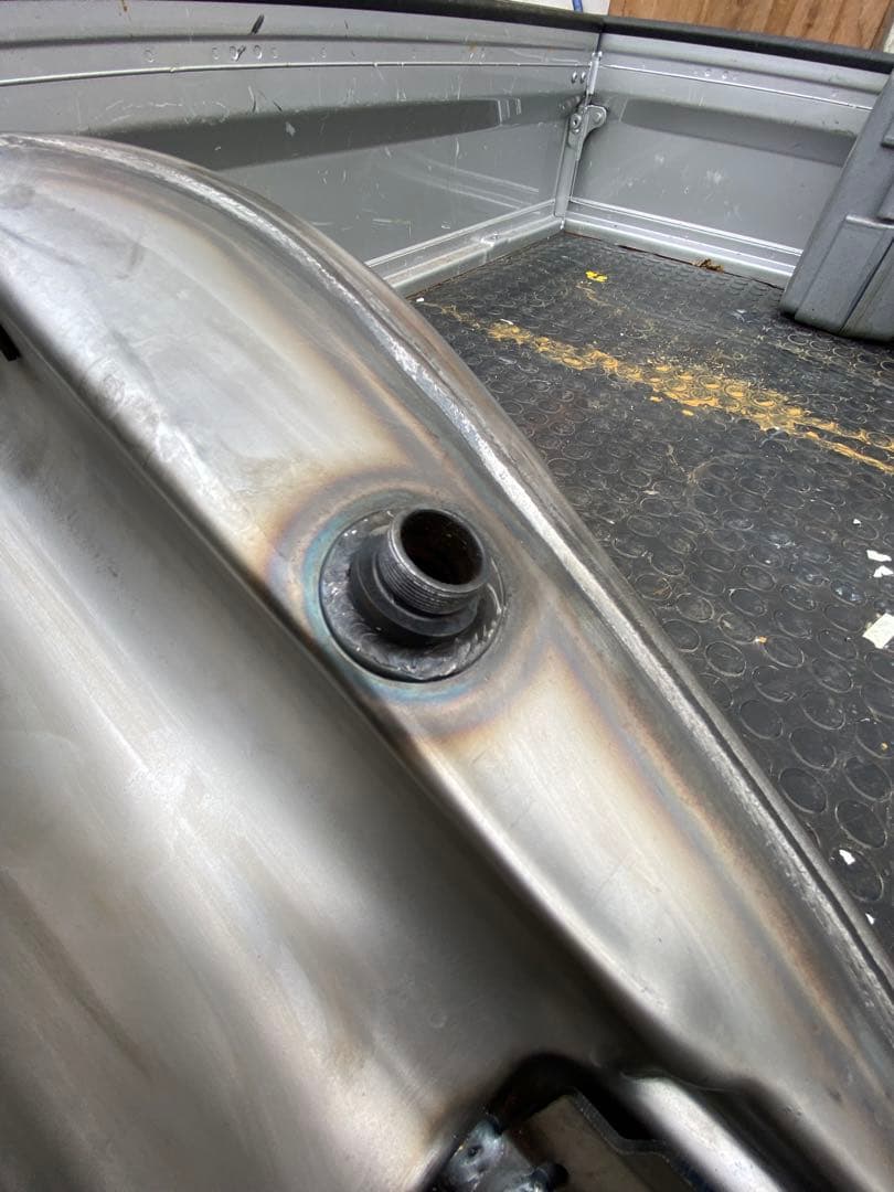 ハーレー　スポーツスター　キャブ用レガシータンク新品未使用小凹みあり　カスタム用