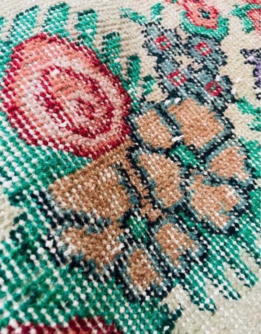 花柄　トルコヴィンテージラグ