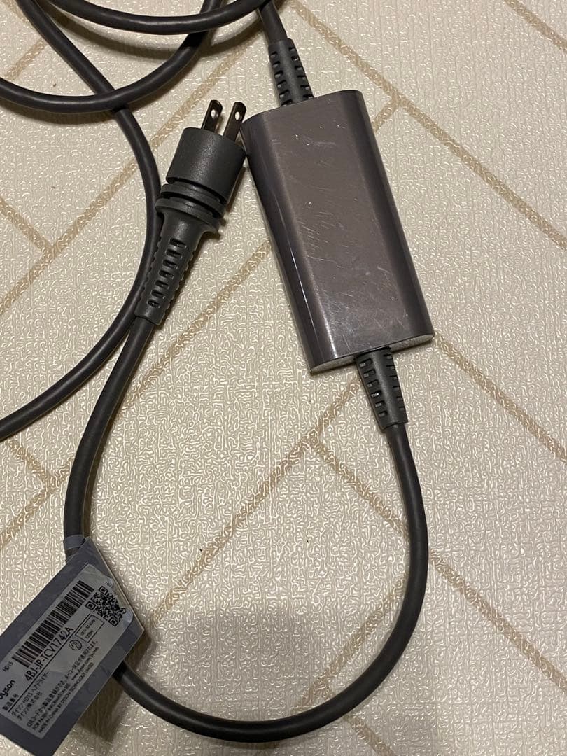 Dyson Supersonic Ionic ヘアドライヤー HD15