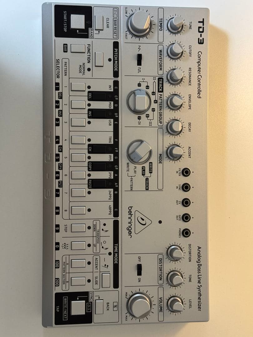 behringer TD-3 アナログシンセサイザー【ほぼ新品】
