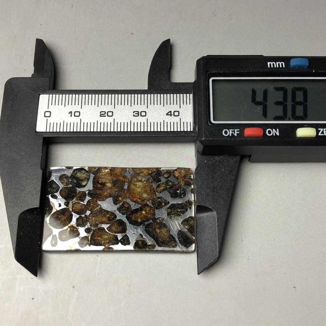 パラサイト隕石 隕石　石鉄隕石　セリコ隕石 美品　重さ約6ｇ　ケース付