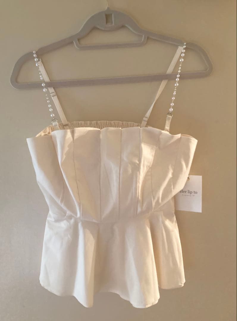 トップス Herlipto Pearl-Strap Frill Top