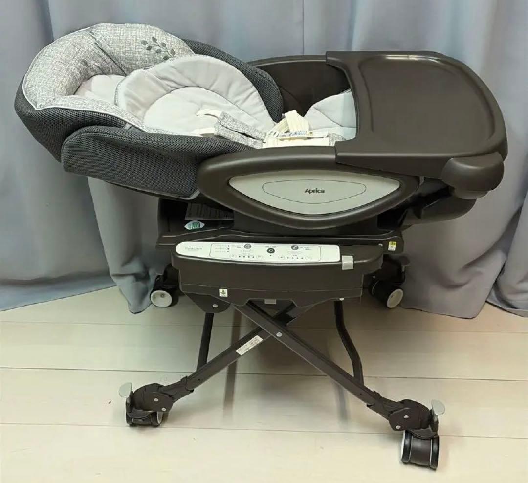 アップリカ　ユラリズム オート ライト　電動ハイローチェア