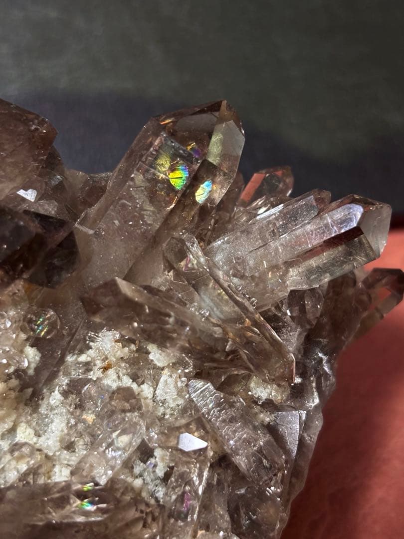 【超キラキラ透明】天然スモーキークォーツ 大きめクラスター 煙水晶(ブラジル産)