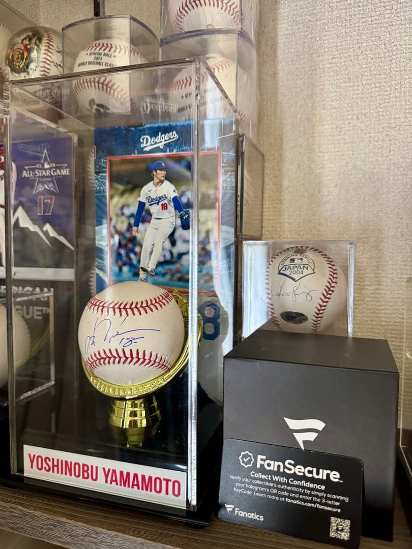 MLB・FANATICS社 山本由伸＋背番号18 直筆サインボール＋専用ケース
