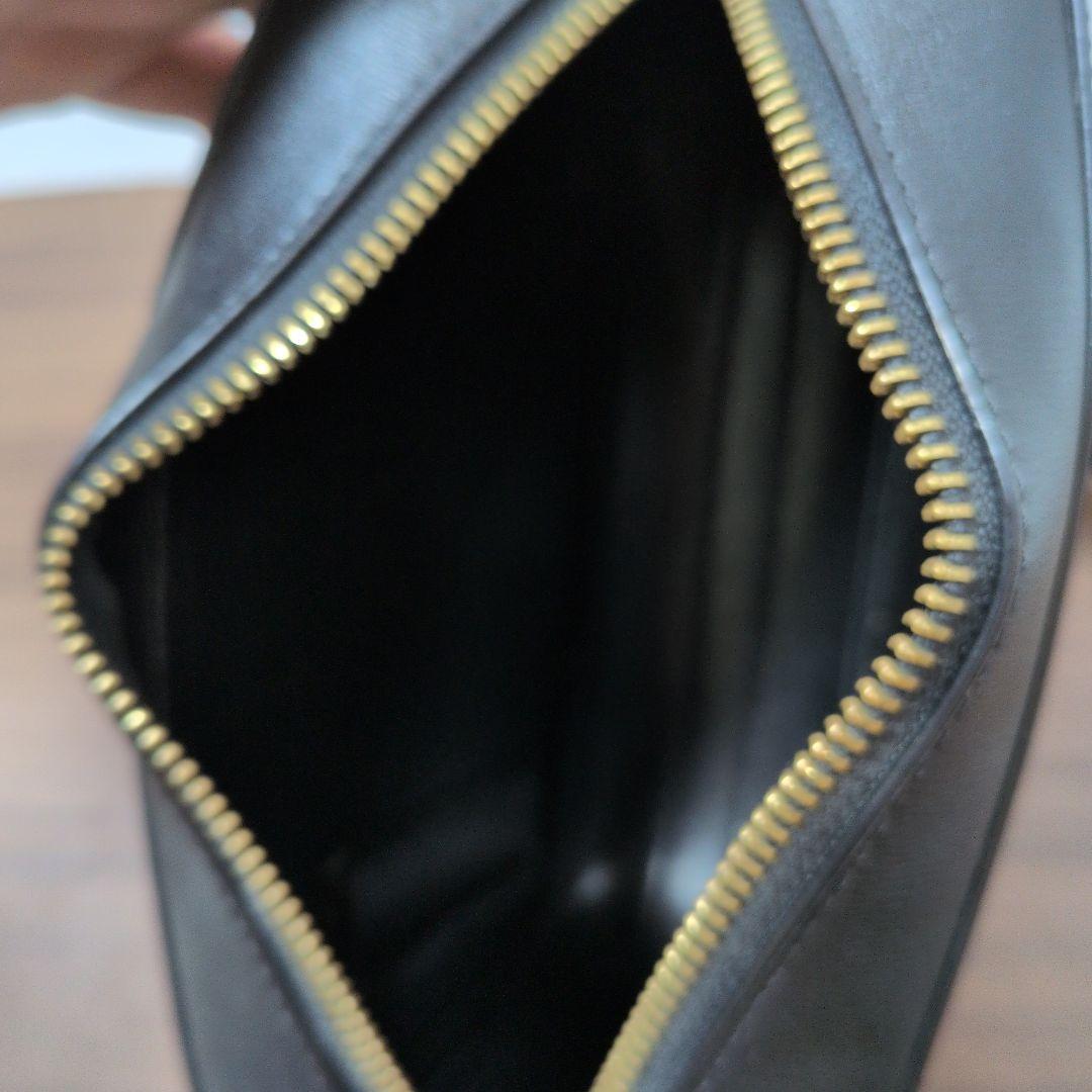 ARMANI EXCHANGE　スクエアロゴバックルショルダーバック　極美品