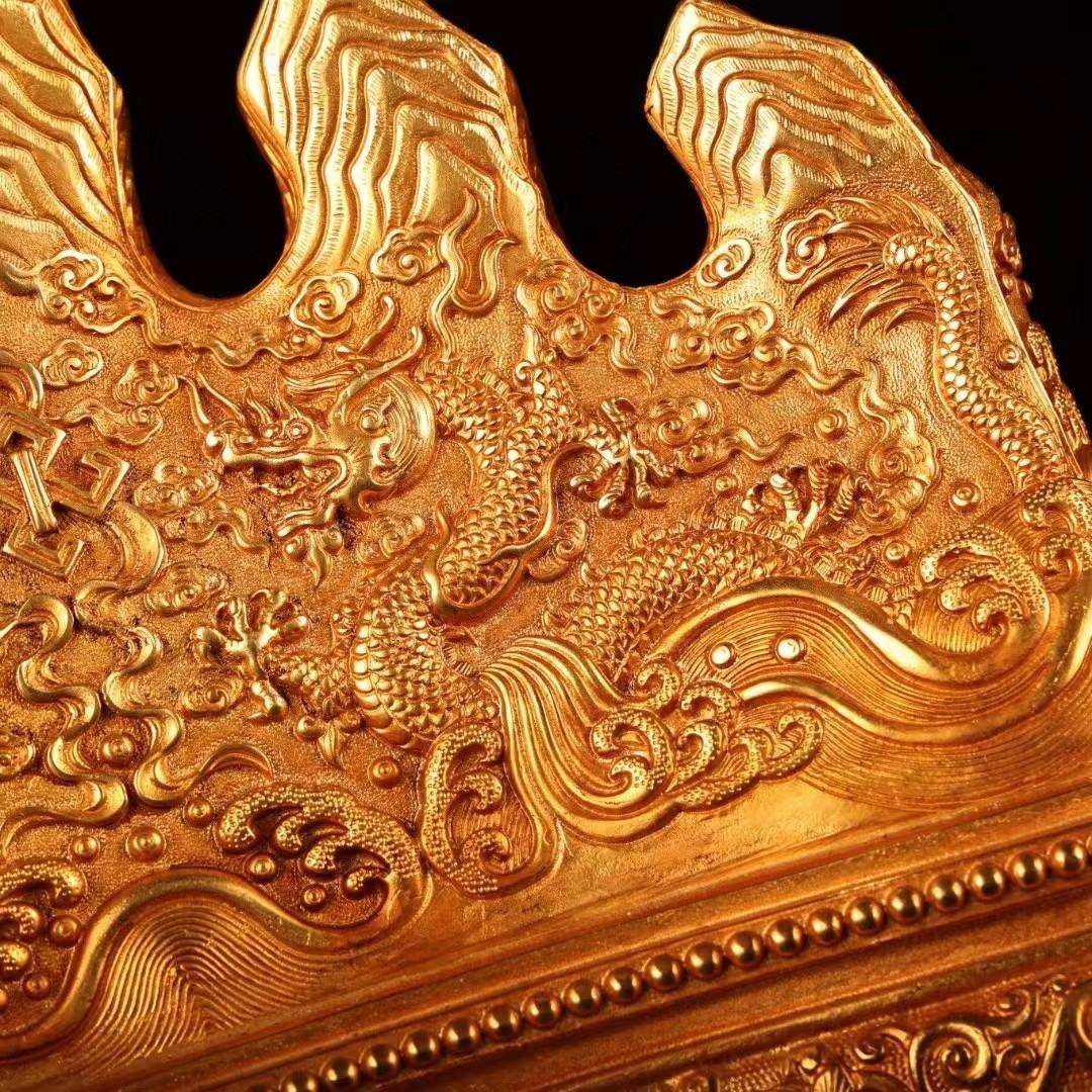 中国古美術・旧藏純銅製の高浮彫鎏金錾彫のペン立て・案頭・置物・文房具・風水開運