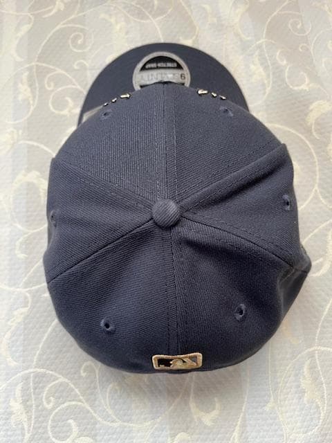 大谷翔平MLB2025NLDS優勝記念ロッカーROOMチャコールB/CAP限定品