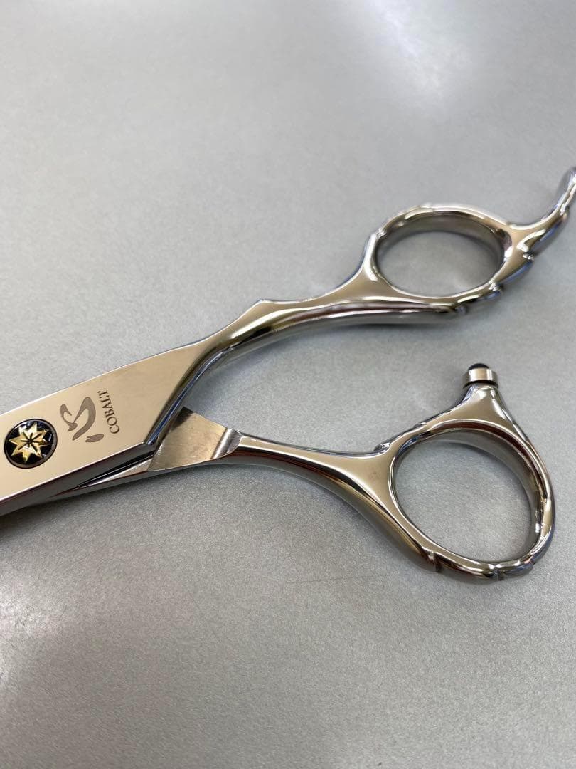 ７インチカットシザー　バリバリ切れる！オシャレなデザイン！理美容　はさみ