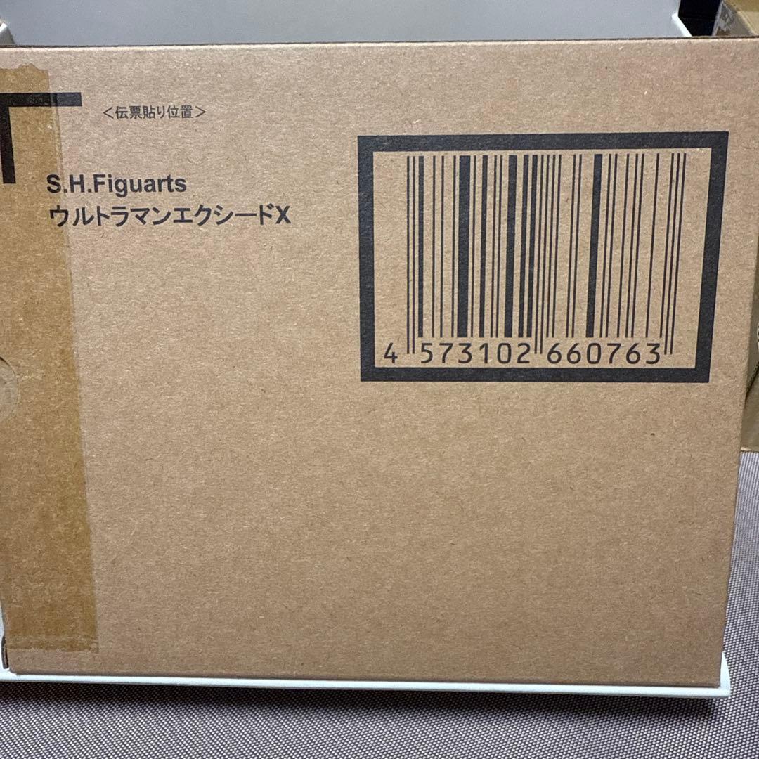 S.H.FiguartsウルトラマンエクシードX