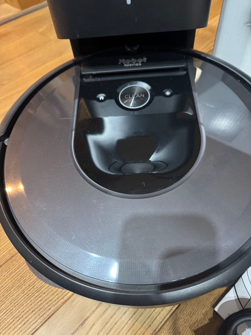 iRobot Roomba i7＋自動掃除機本体 充電ドック付き