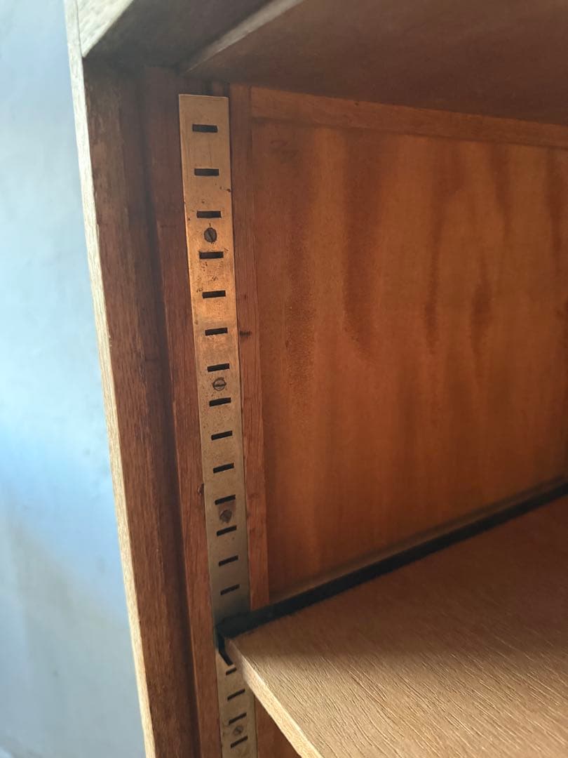 ビンテージ シャッター収納キャビネット 本棚　食器棚　剥離